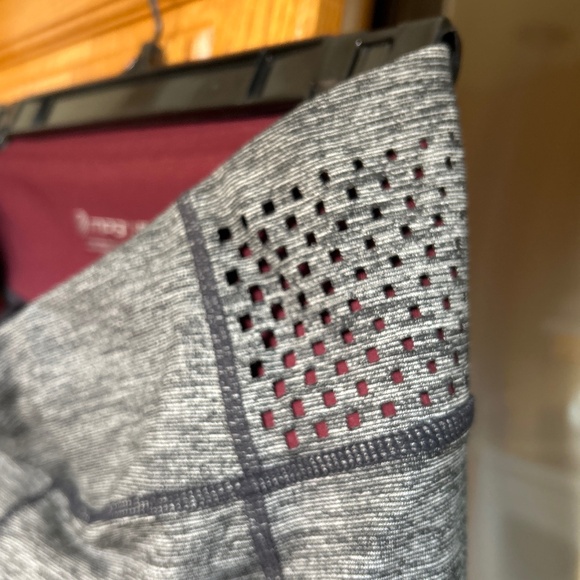 MPG … Mid rise Cropped leggings - Picture 4 of 8